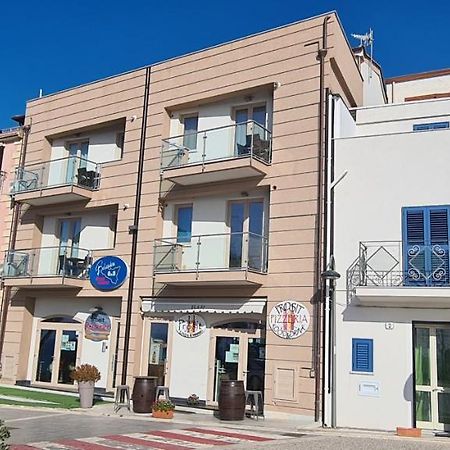 Belvedere Rent Rooms Campofelice Di Roccella Exteriör bild