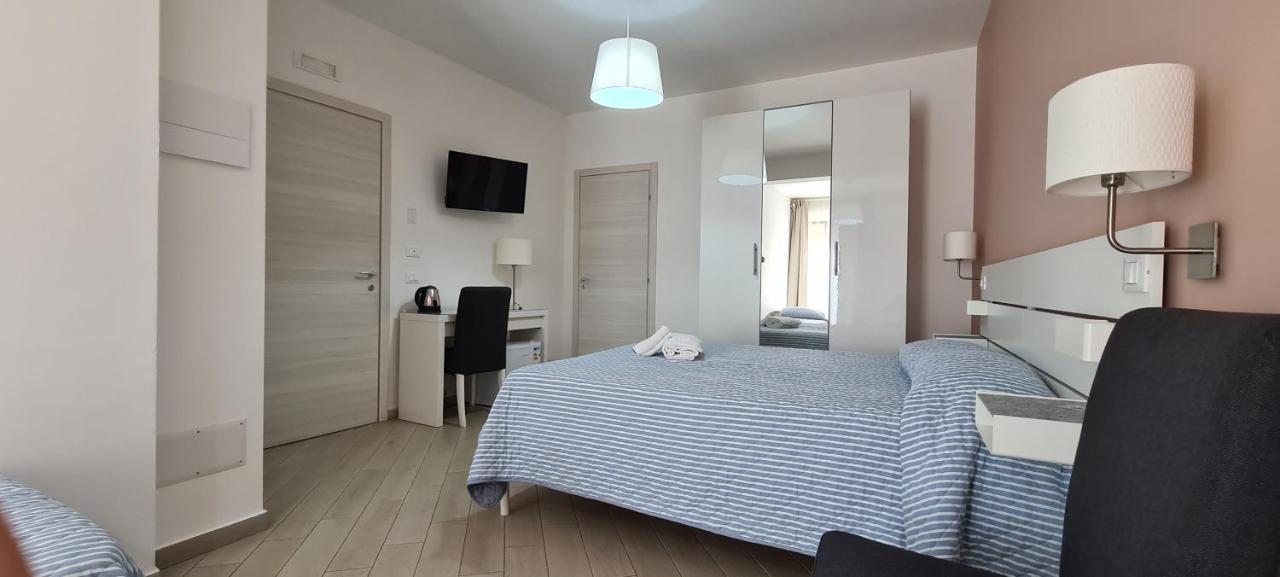 Belvedere Rent Rooms Campofelice Di Roccella Exteriör bild