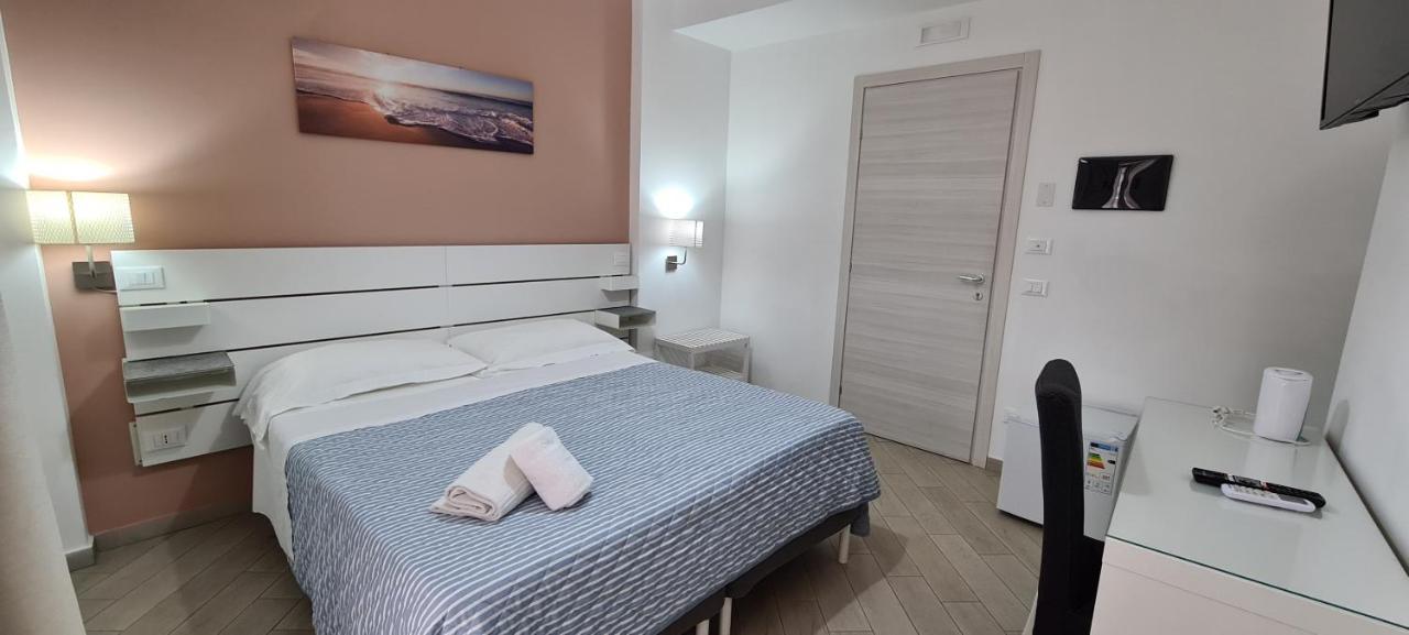 Belvedere Rent Rooms Campofelice Di Roccella Exteriör bild