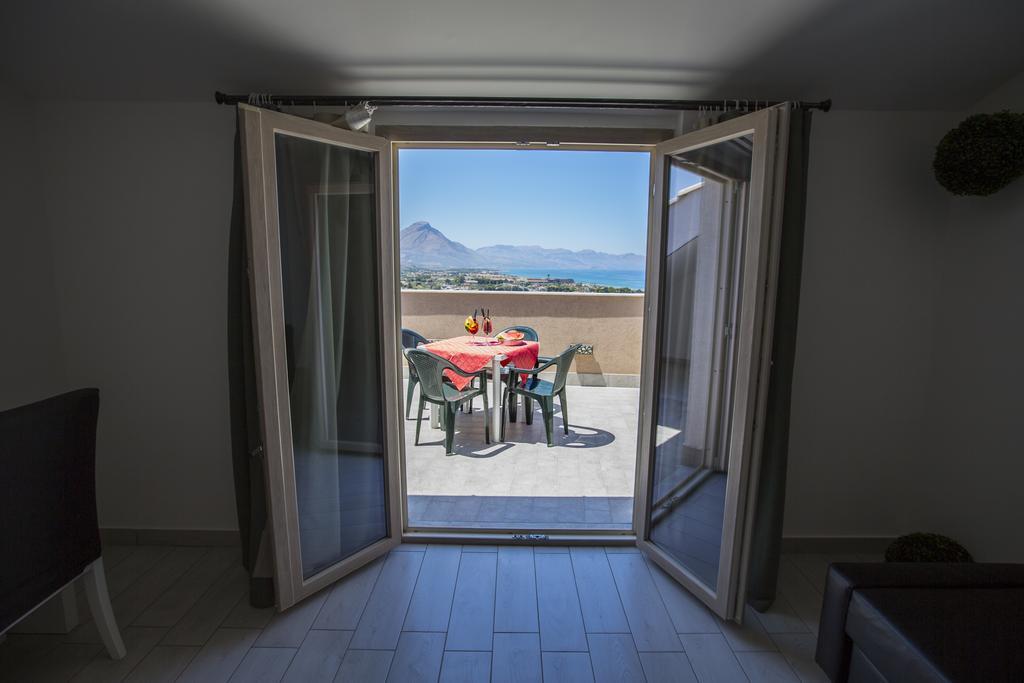 Belvedere Rent Rooms Campofelice Di Roccella Exteriör bild