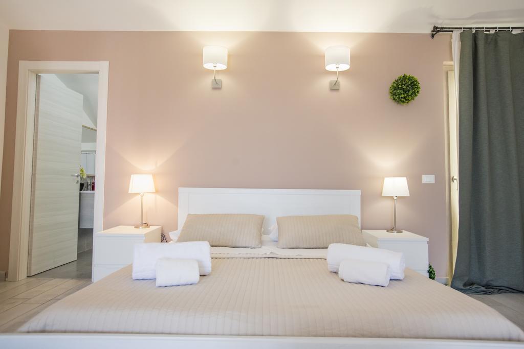 Belvedere Rent Rooms Campofelice Di Roccella Exteriör bild