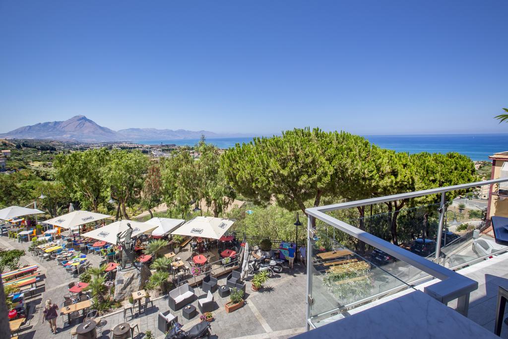 Belvedere Rent Rooms Campofelice Di Roccella Exteriör bild