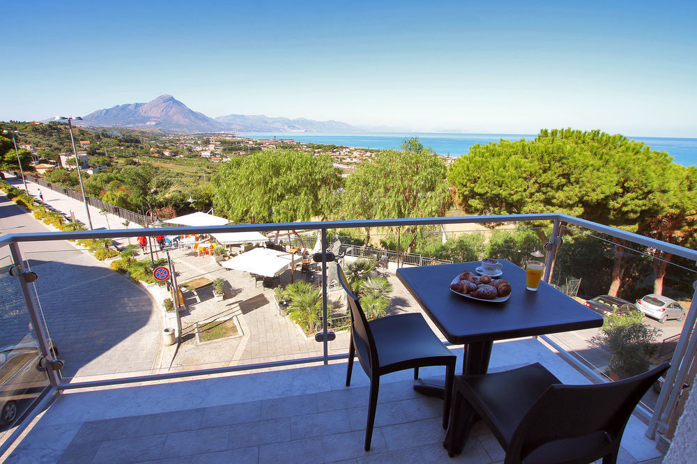 Belvedere Rent Rooms Campofelice Di Roccella Exteriör bild