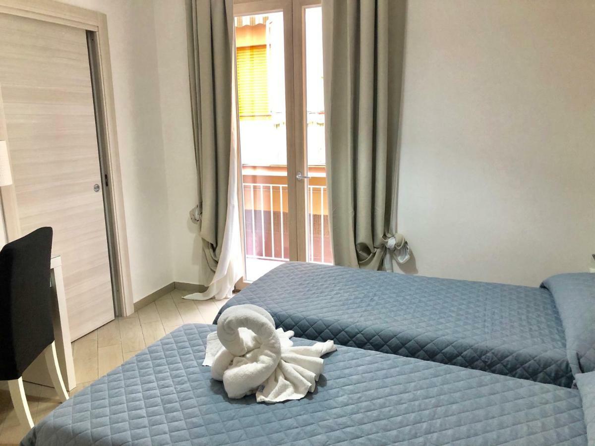 Belvedere Rent Rooms Campofelice Di Roccella Exteriör bild